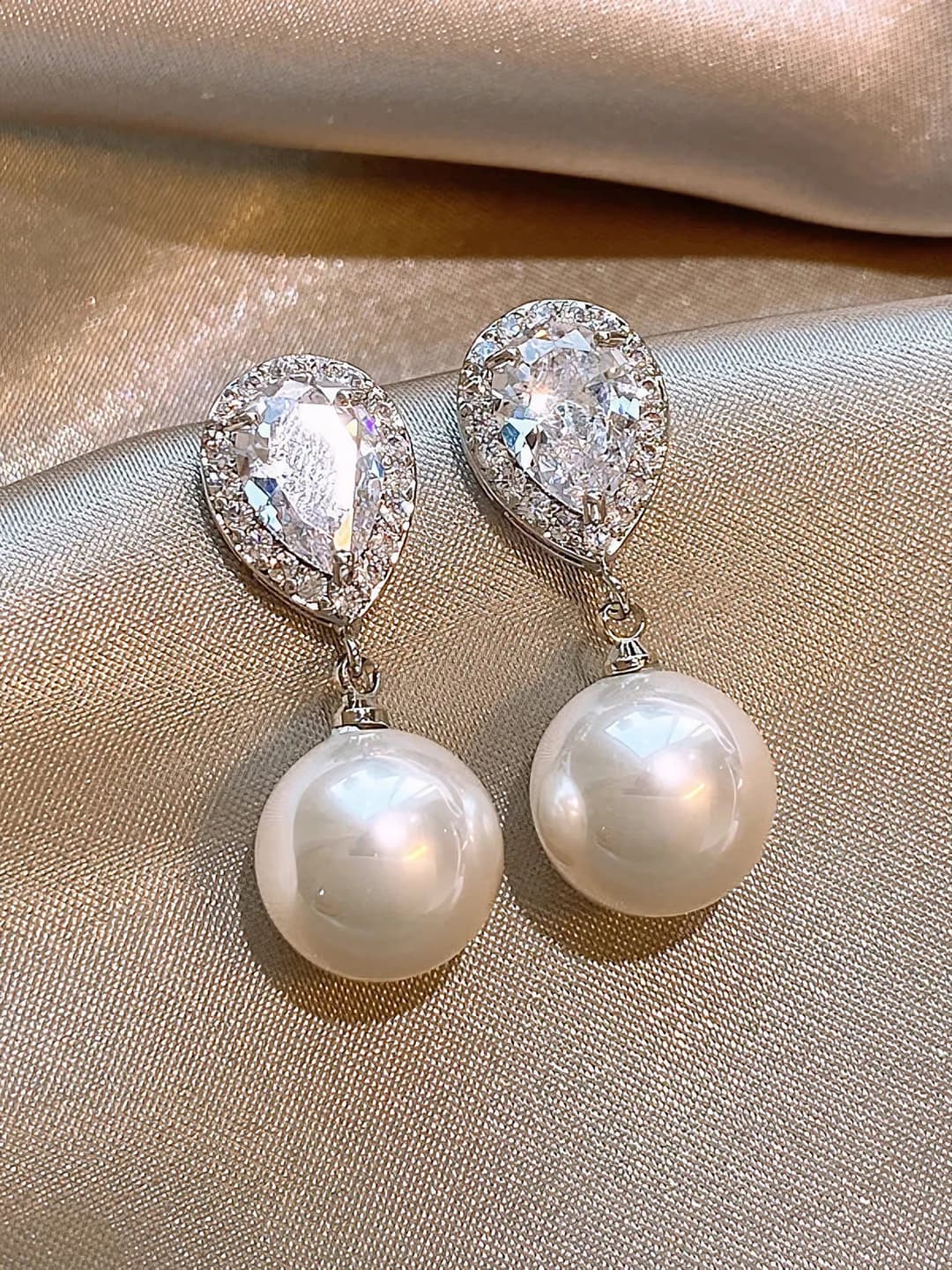 Zircon stud