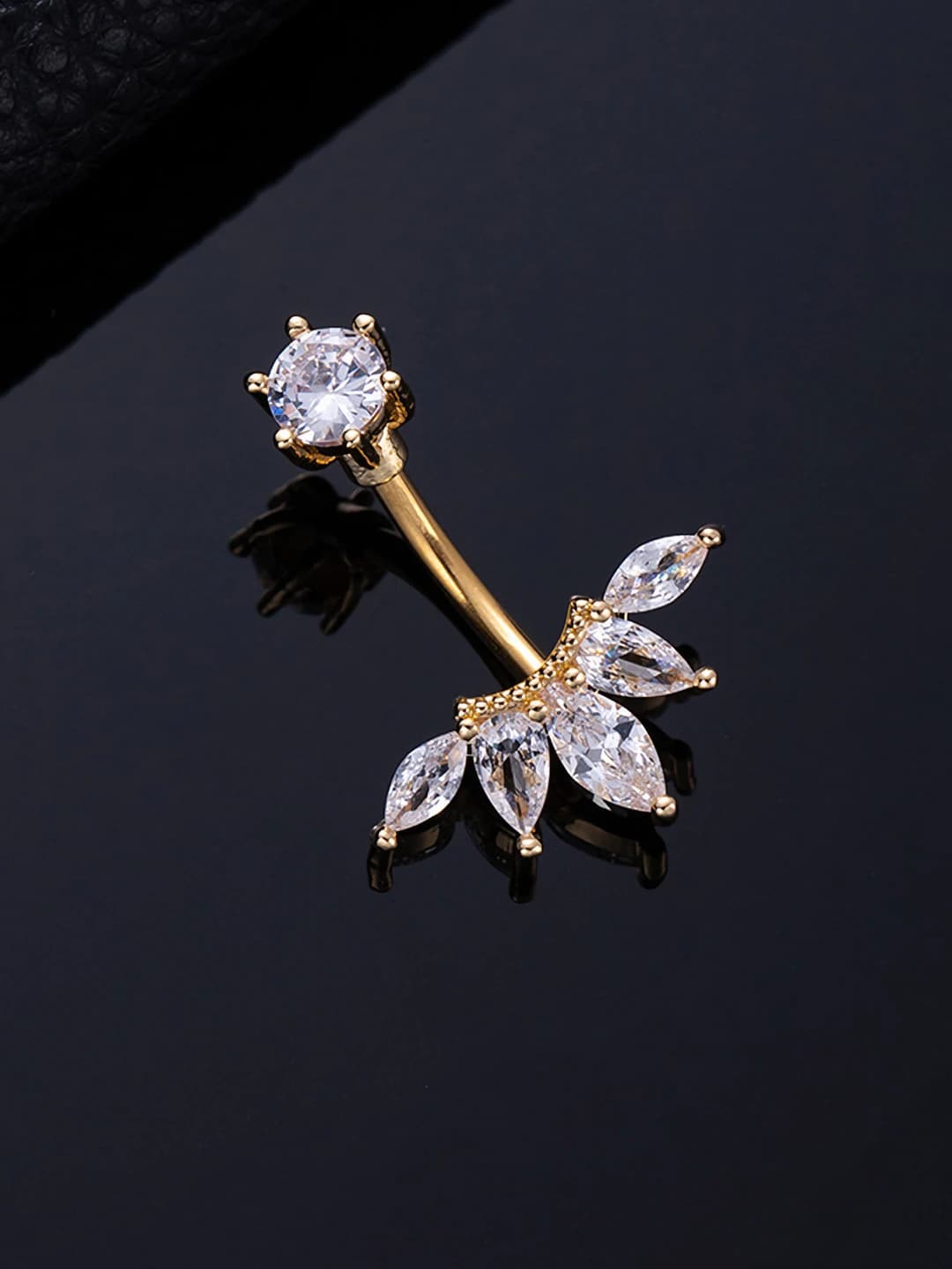 Maple leaf with zircon - Gold