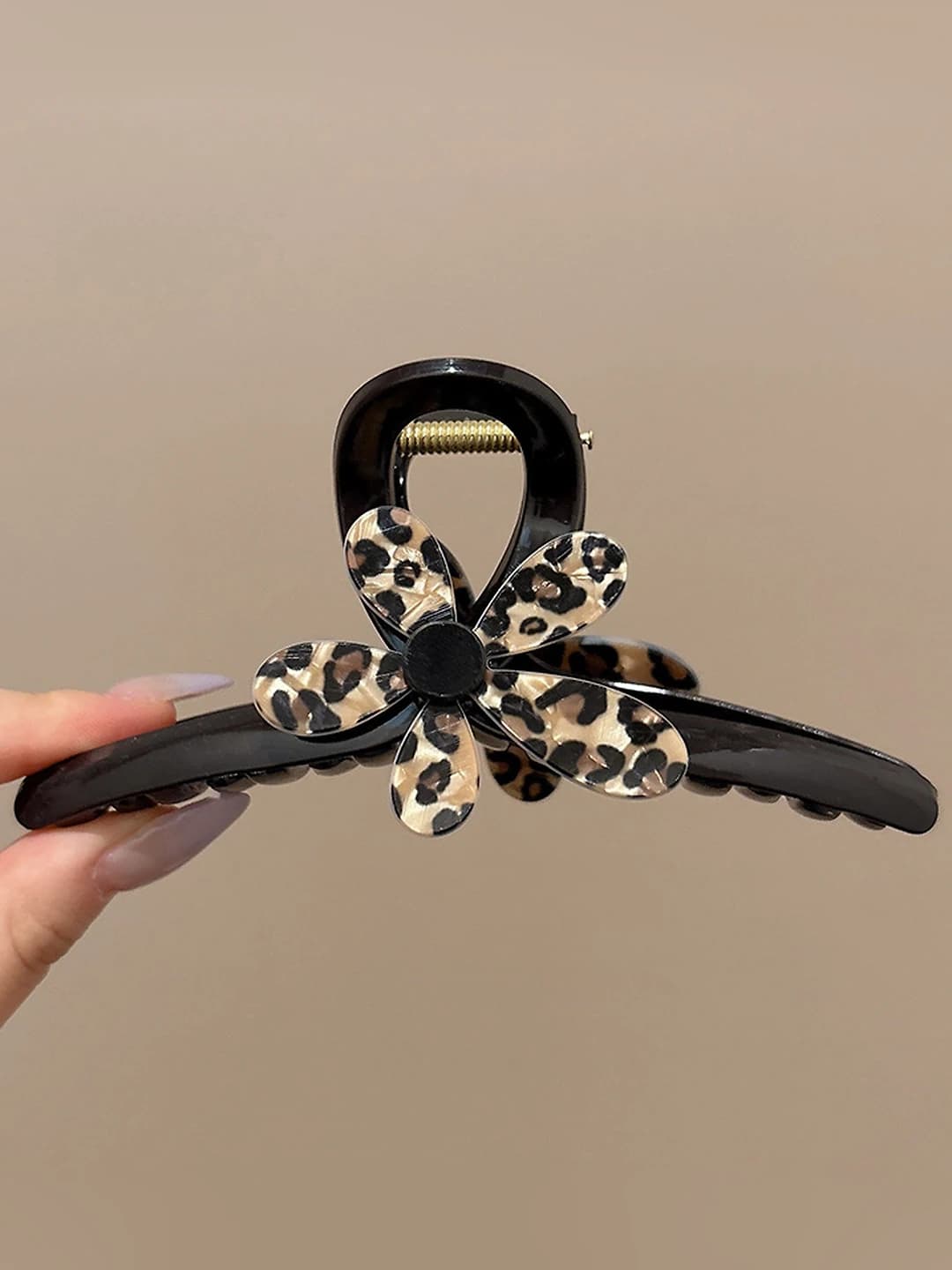 Large, chocolate base, leopard 13 cm
