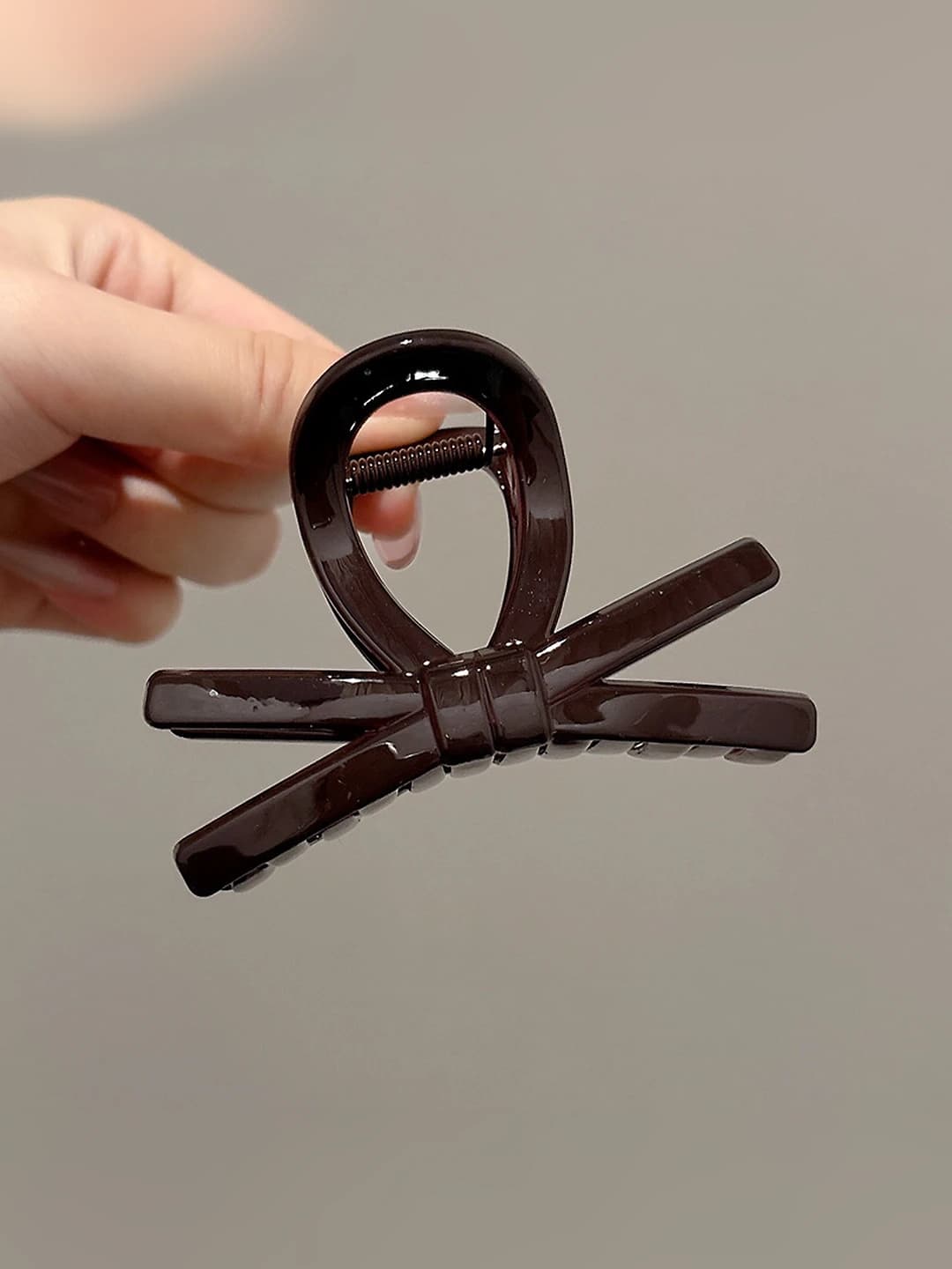 Chocolate brown bow, approx 8 cm