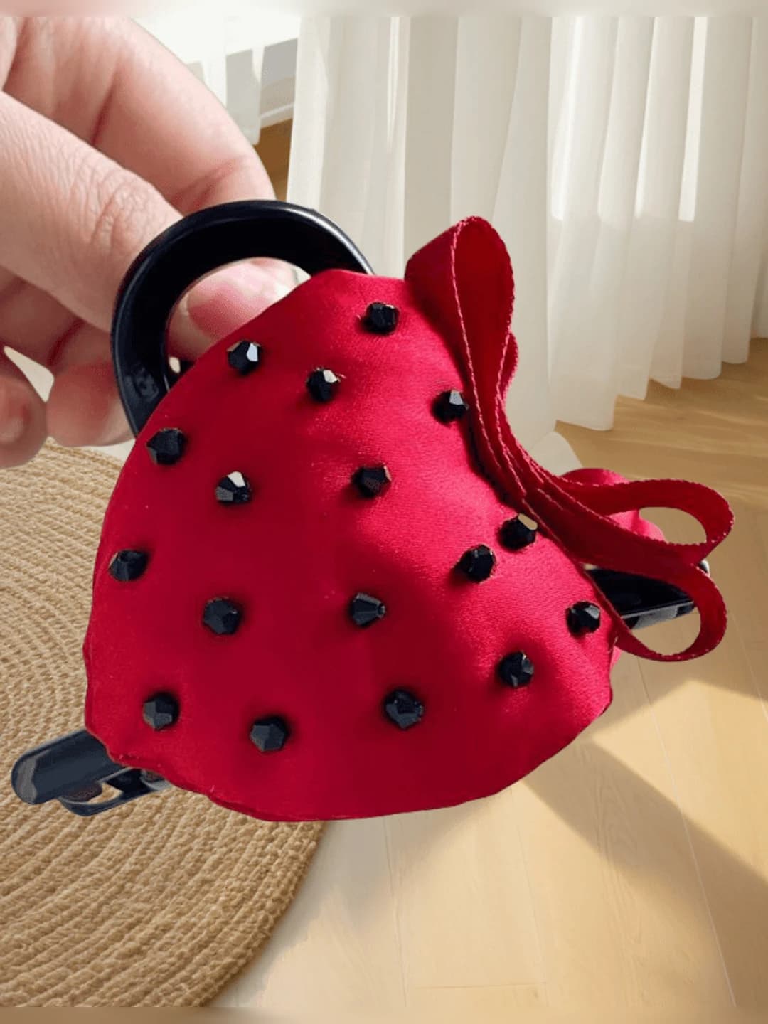 Strawberry clip A52 Red