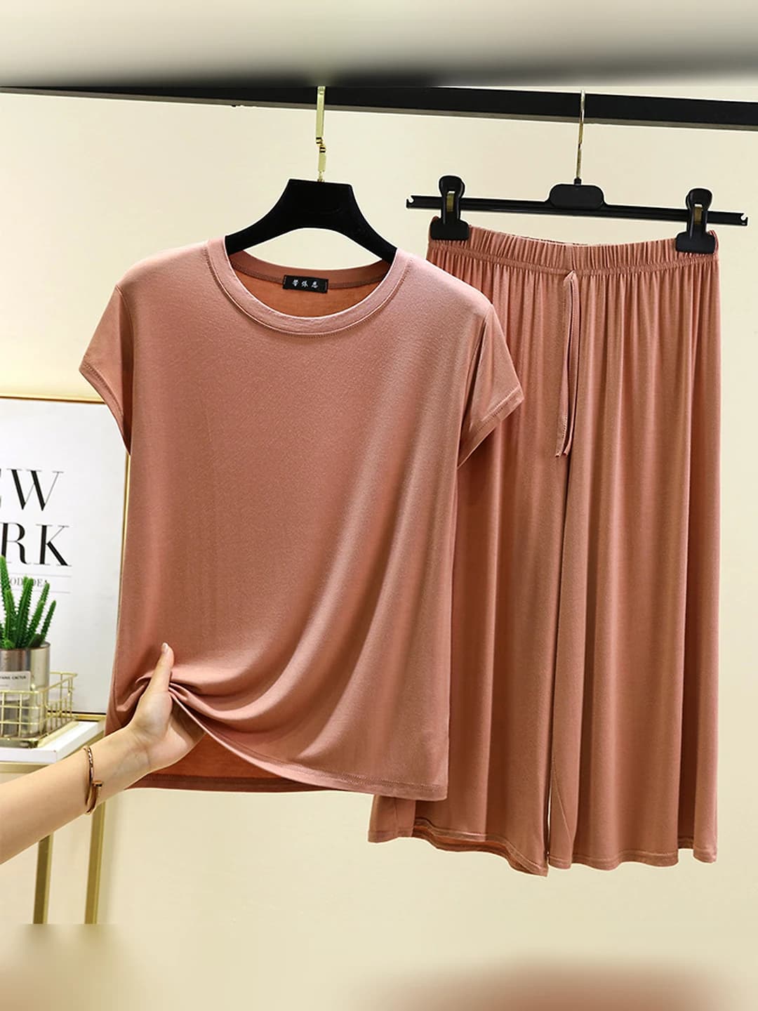 Women's summer thin modal loungewear set with short sleeve top and capri trousers
