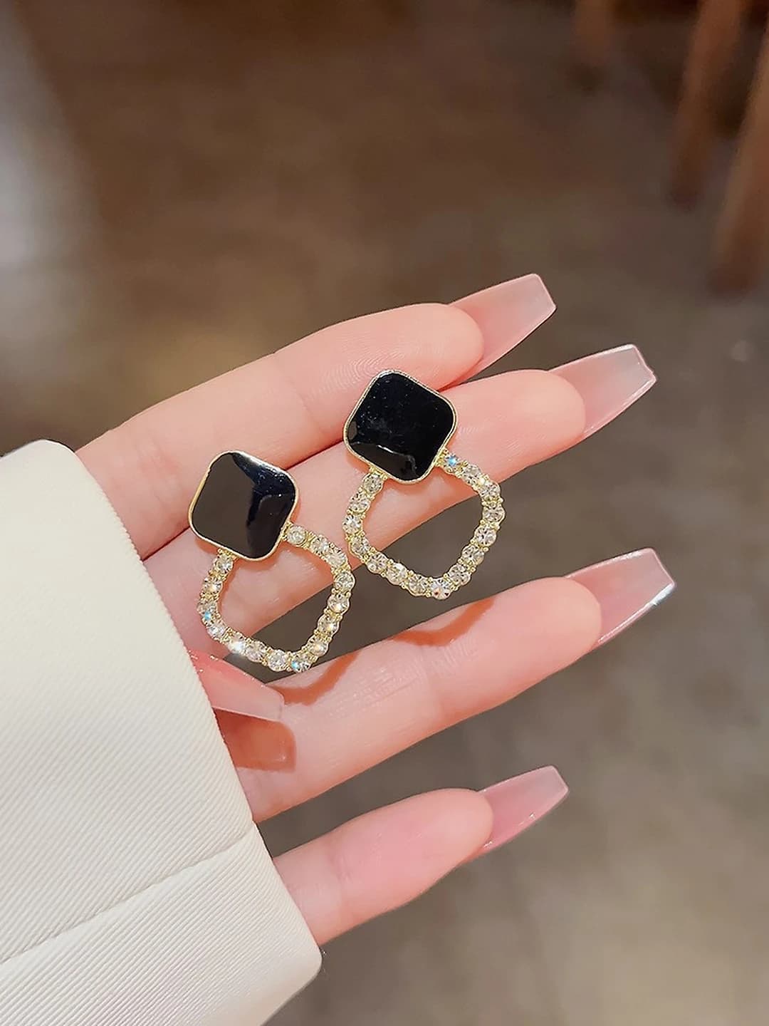 1# Rhombus Black Drop - Silver Pin Gold