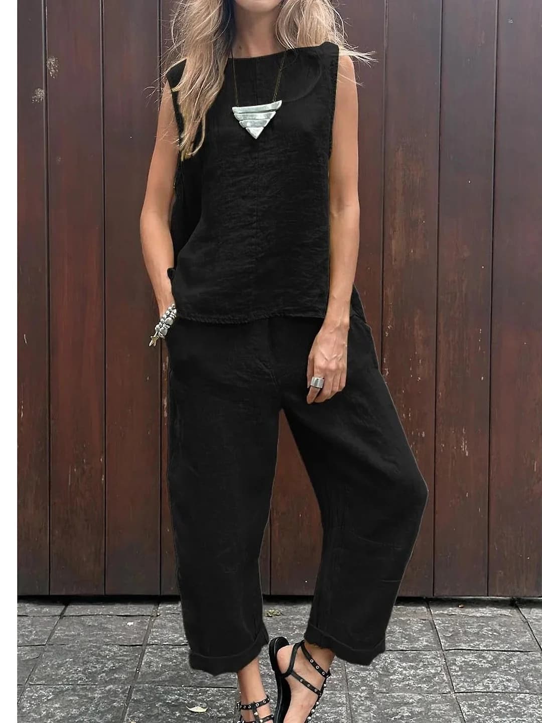 Women's summer casual two-piece set: sleeveless t-shirt and loose fit trousers, cotton-linen and polyester, solid colour