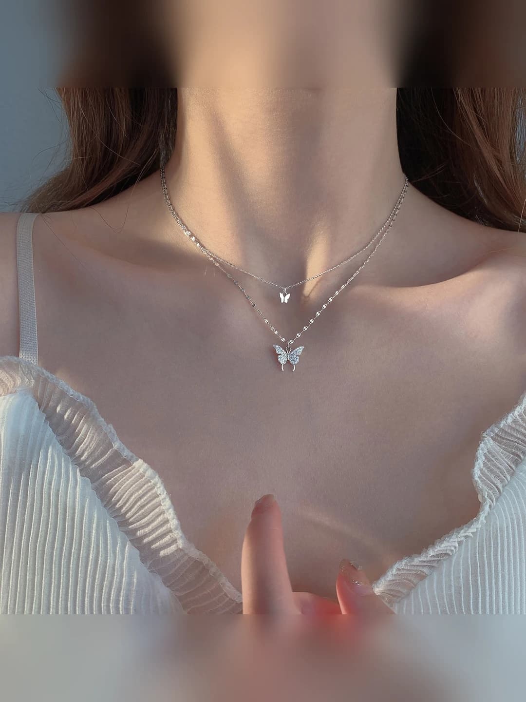 Double layer bow necklace