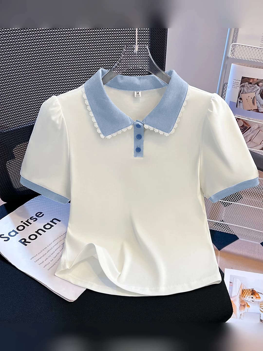 Blue collar white contrast - No pattern