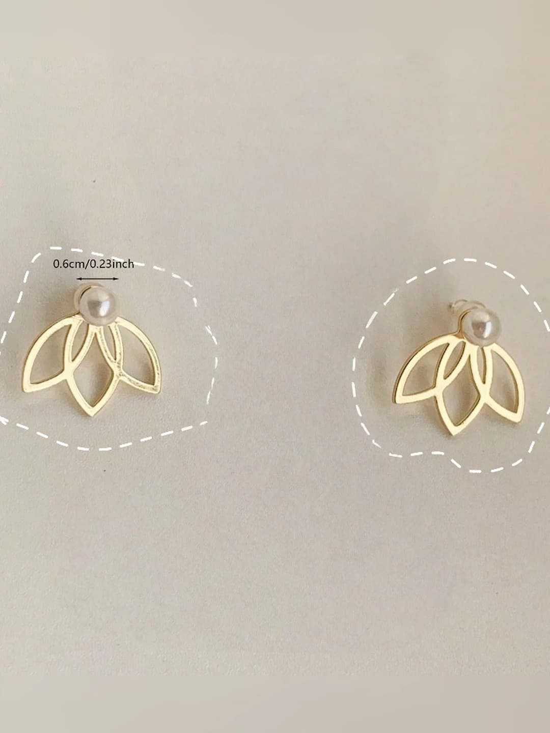 Earring pair