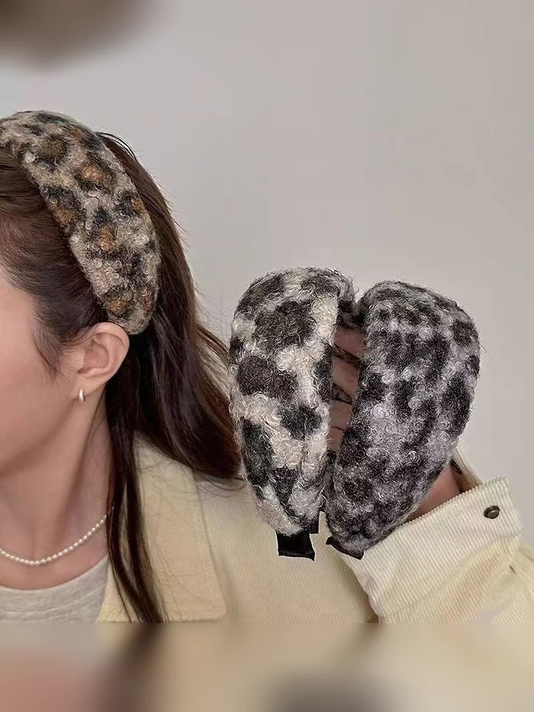 Women's wide fuzzy leopard-print headband, handcrafted, Korean style, for autumn-winter