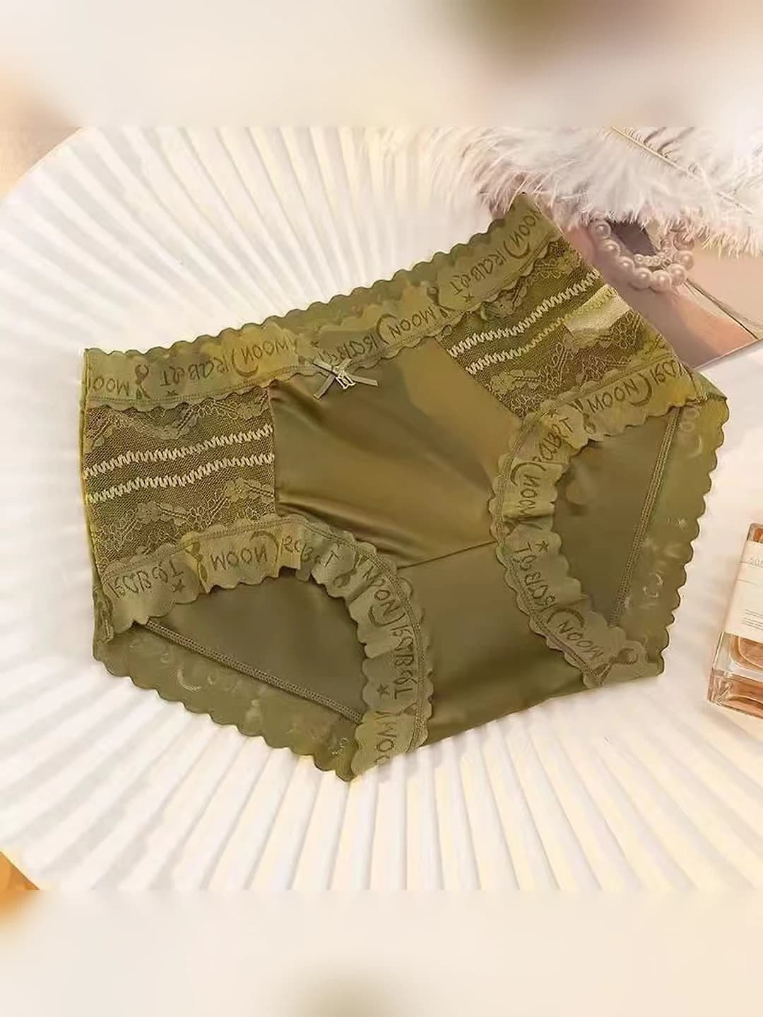 Хаки-зелёный