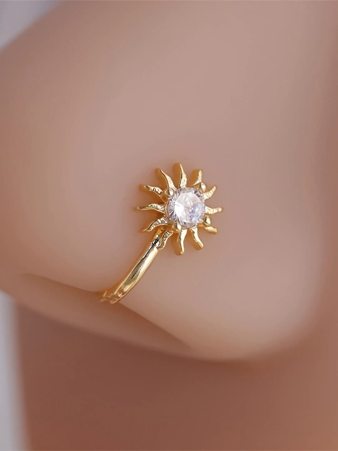 Zircon nose clip, sun, circle