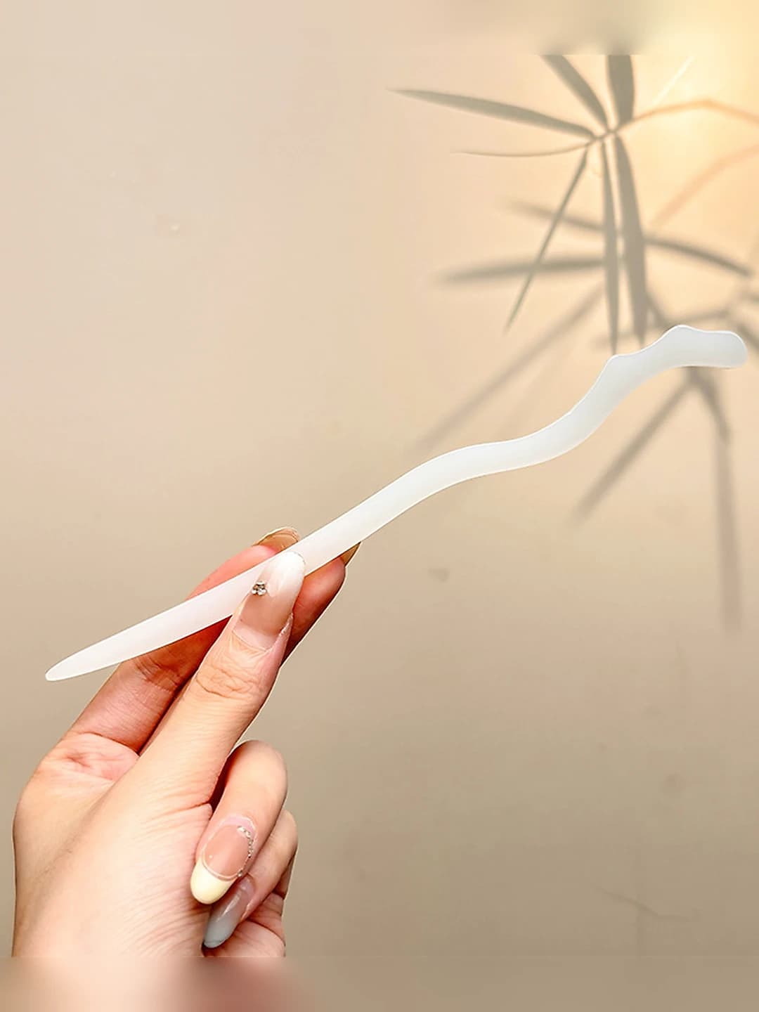 White jade heaven hair pin (bagged)