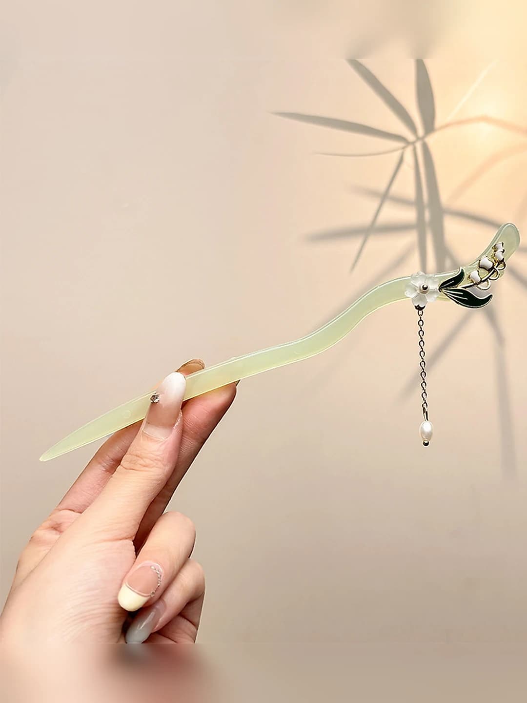20# Lily pendant - cloudy water (bagged) 17 cm