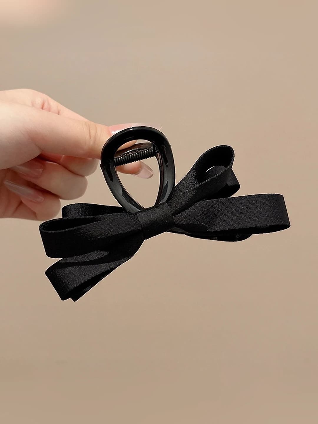 Black, 8 cm, bow 10.5 cm