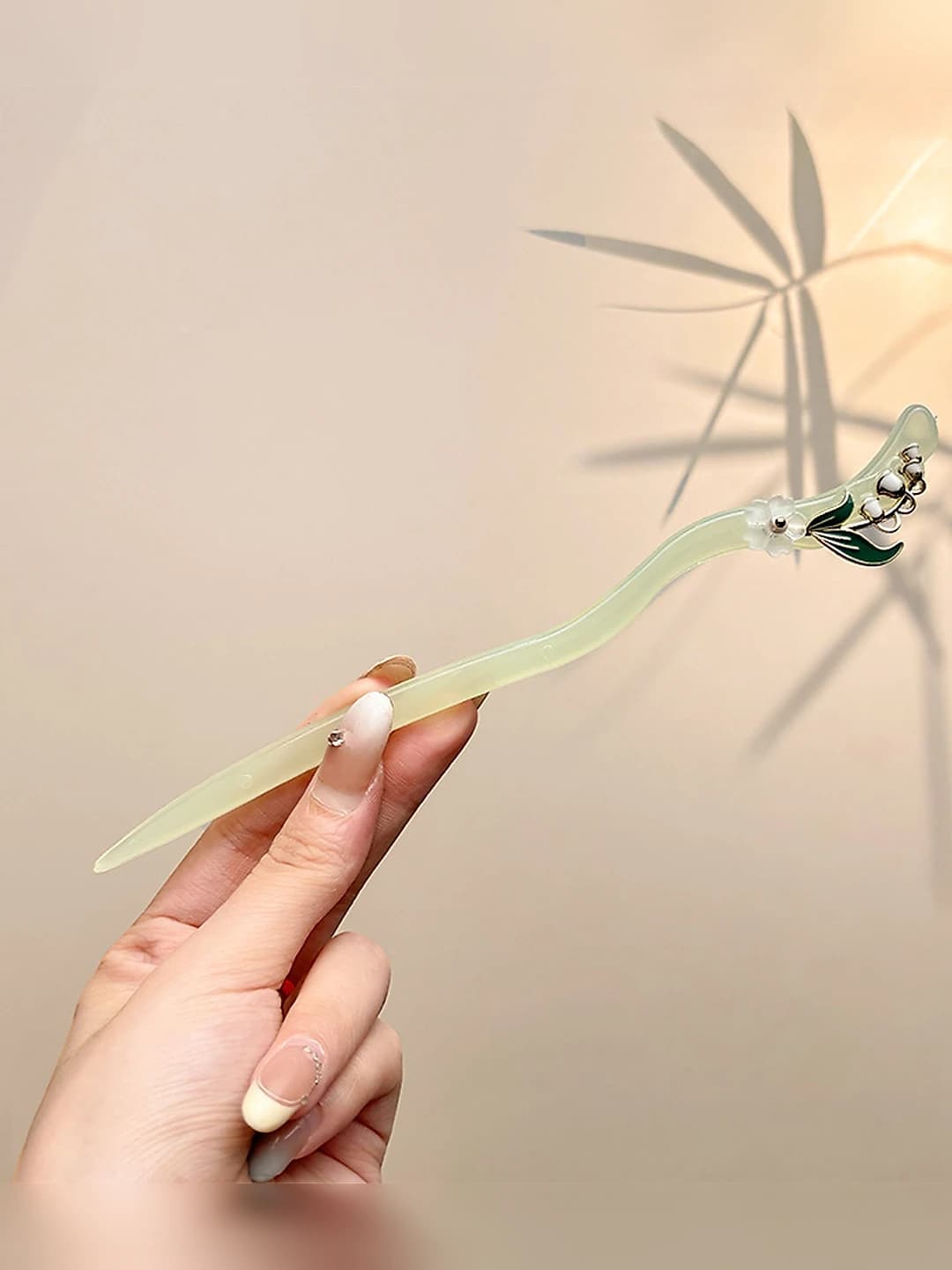 53# Green bell hairpin 17 cm