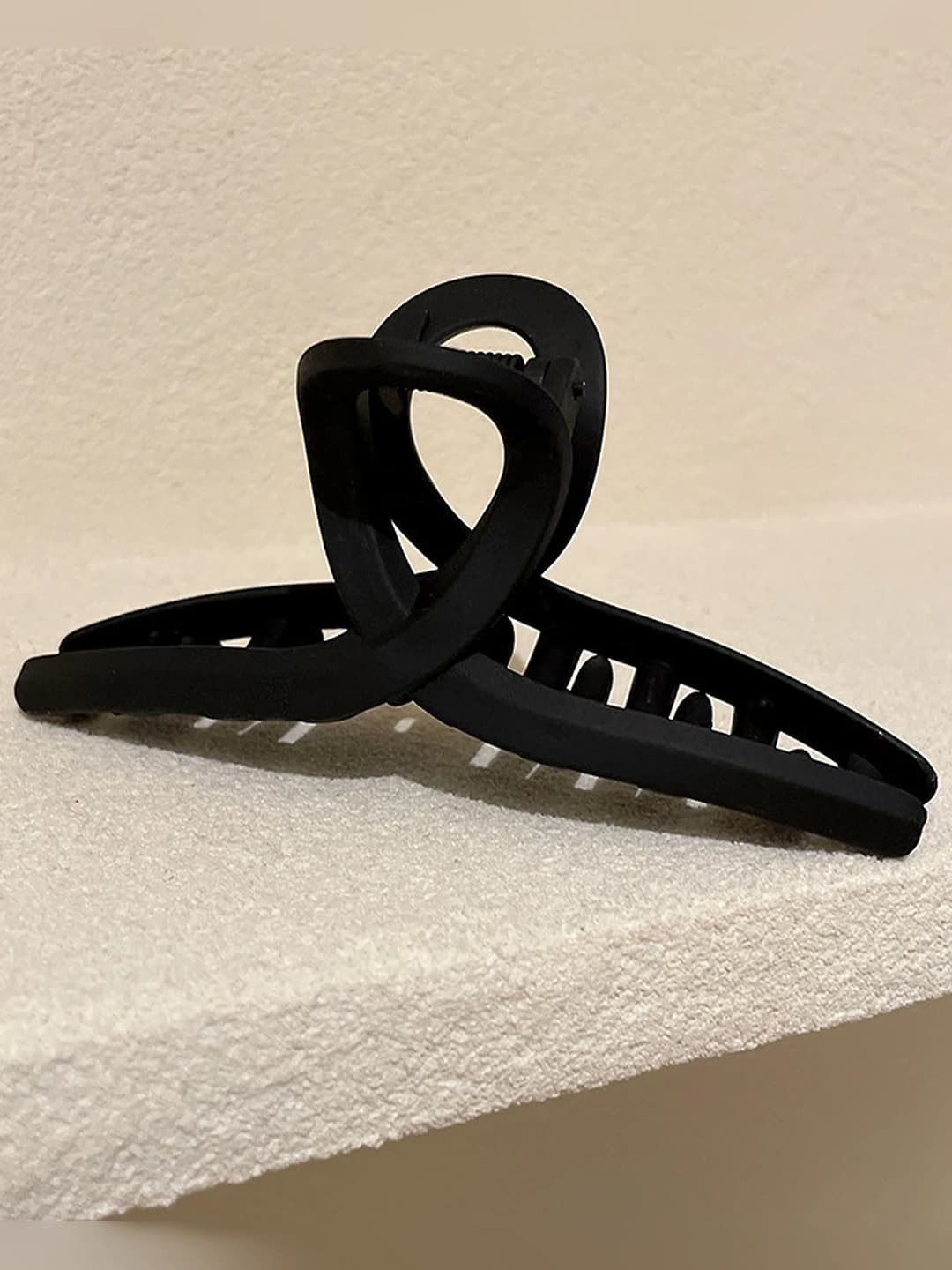 4# Hair clip - Acrylic - Crossed (11 cm)