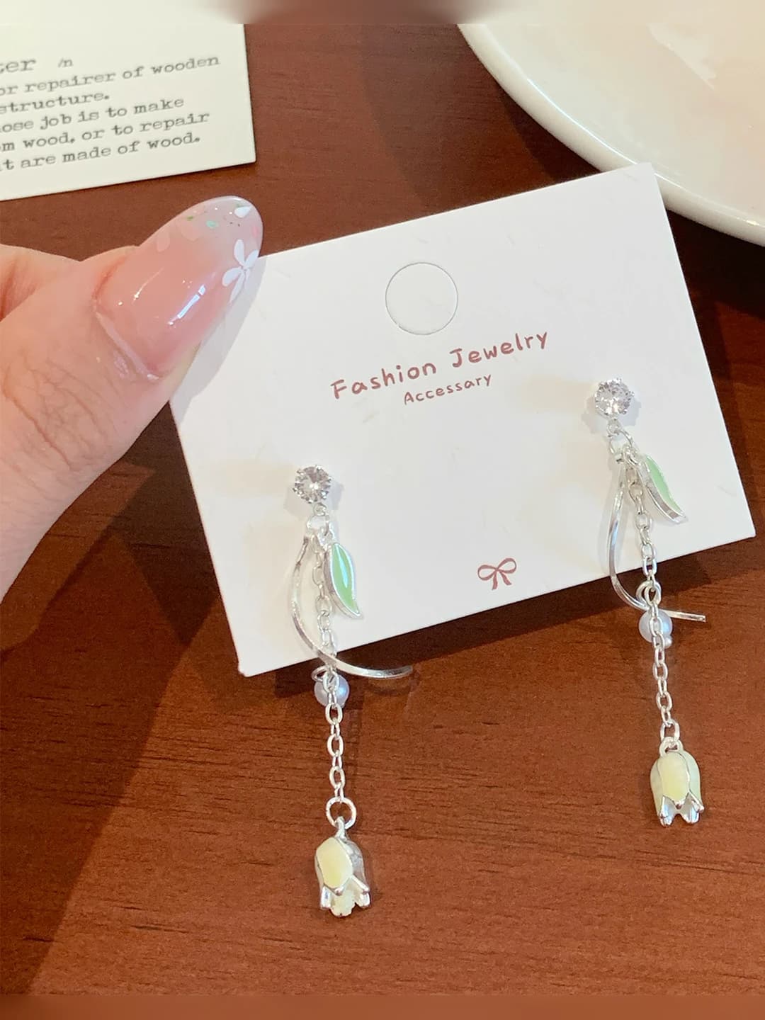 YJXW2 Light green tulip tassel