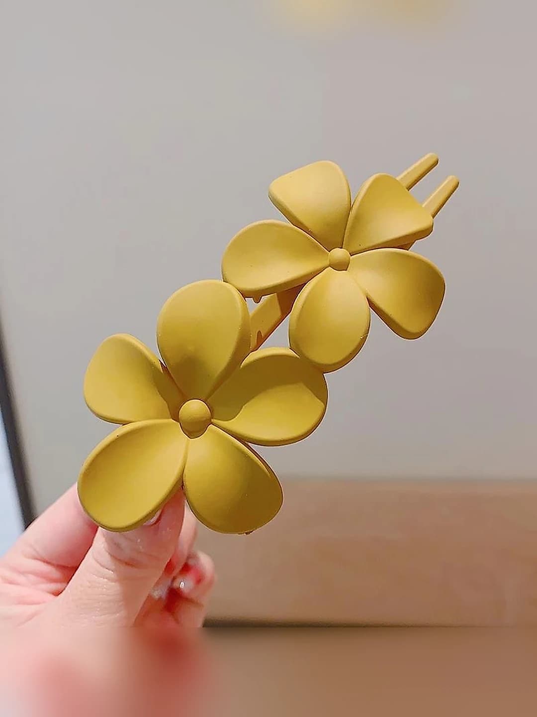 Yellow, without diamonds