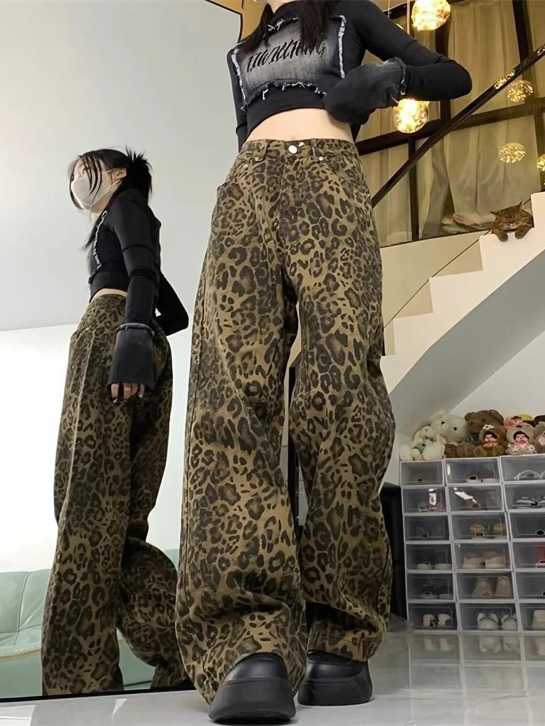 Women's jeans: high waist, straight cut, loose fit, trousers, retro, spring-autumn