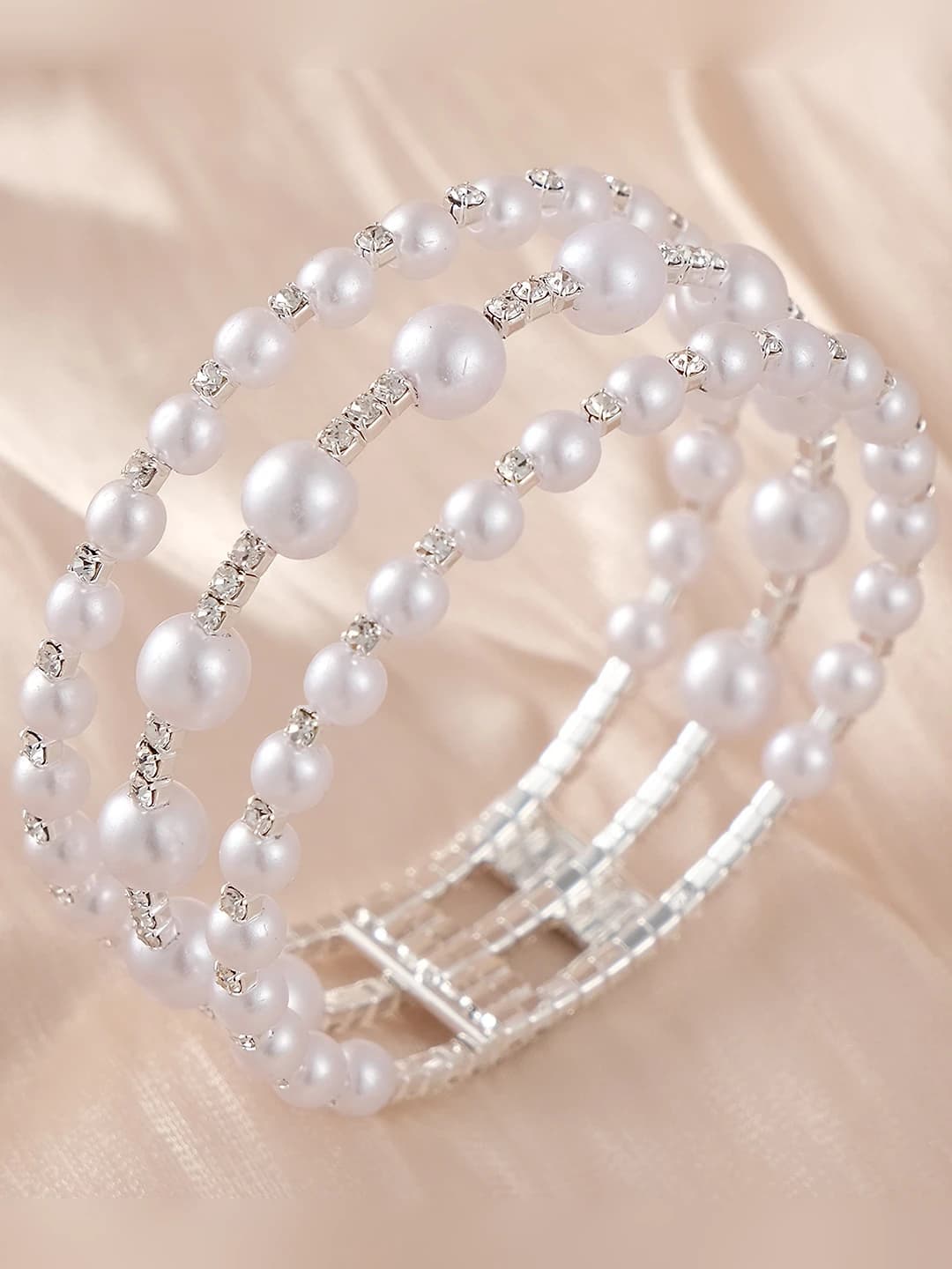 Women's 3-strand pearl and crystal bracelet, elegant style