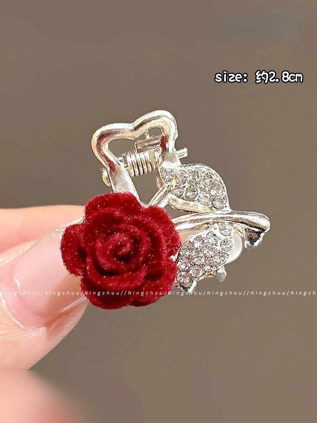 4# Red rose clip 1 pc - 2.8 cm