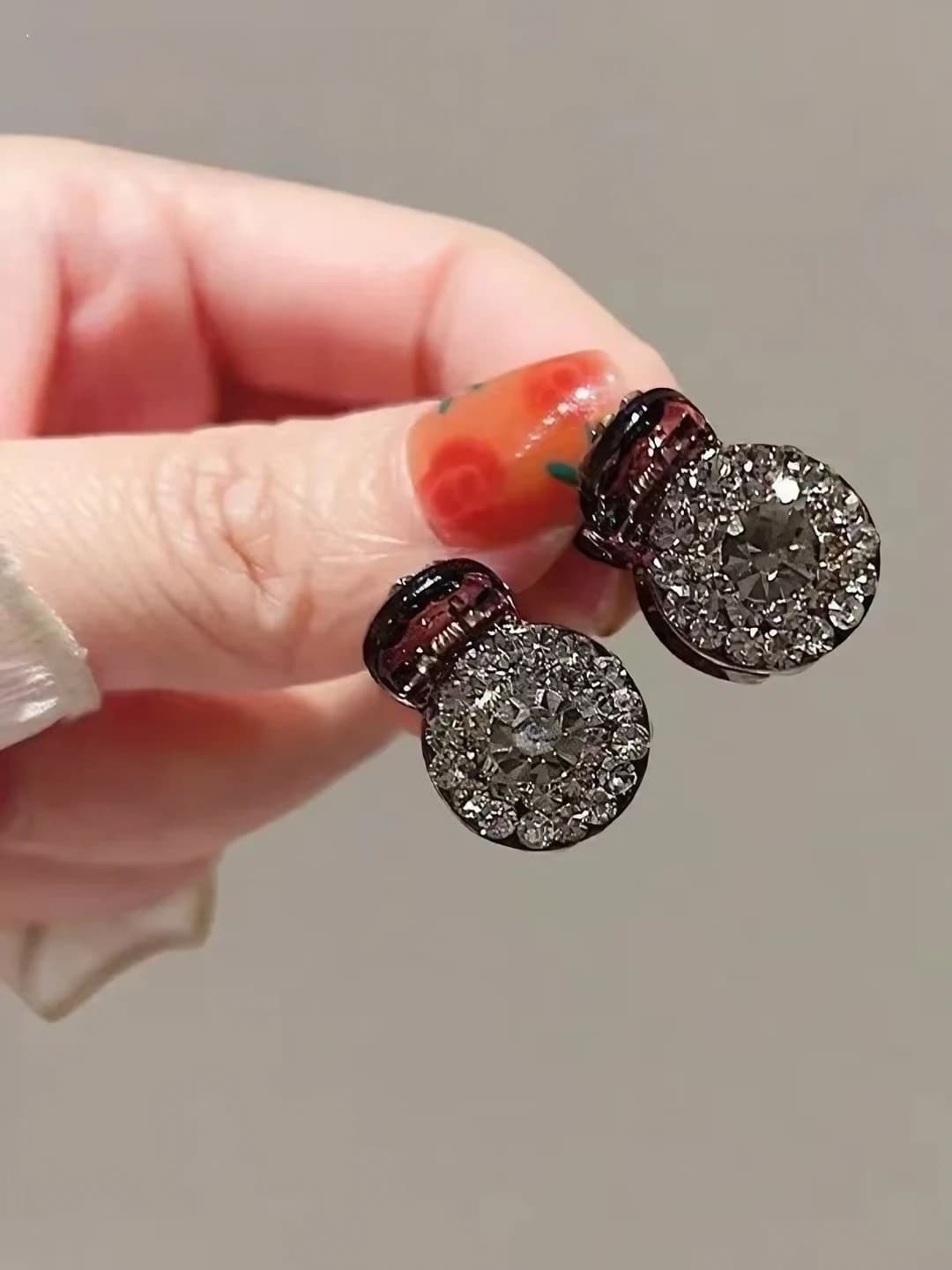 1# Grey rhinestone small clip (2 pcs)
