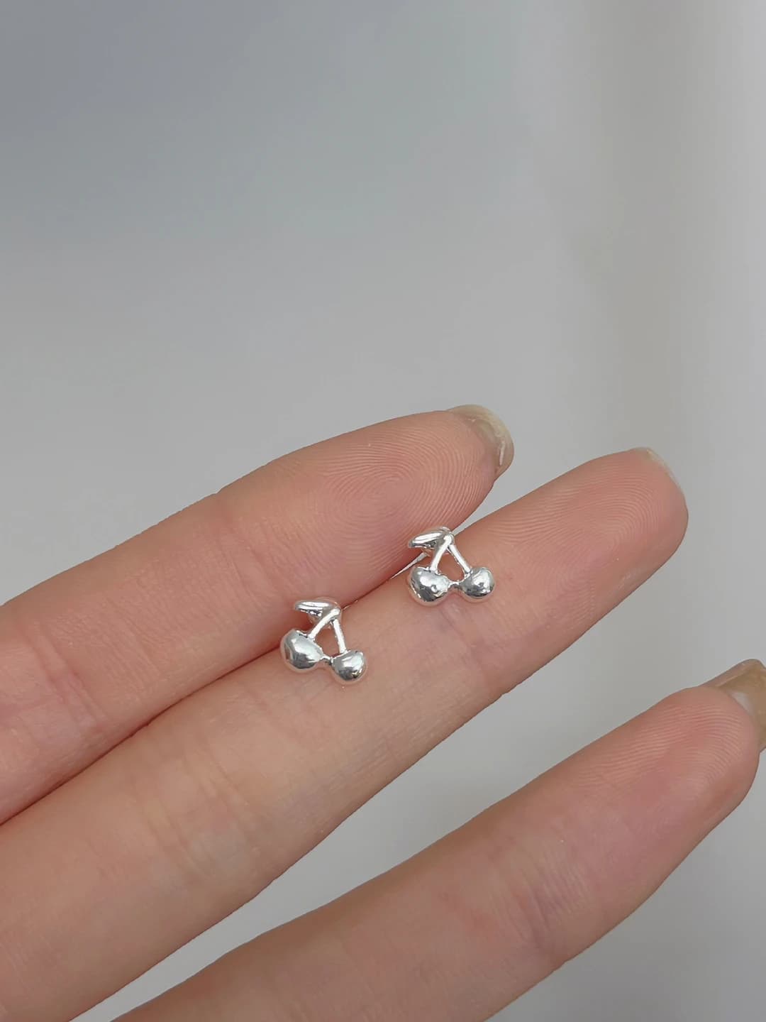 43# Small stud - Cherry