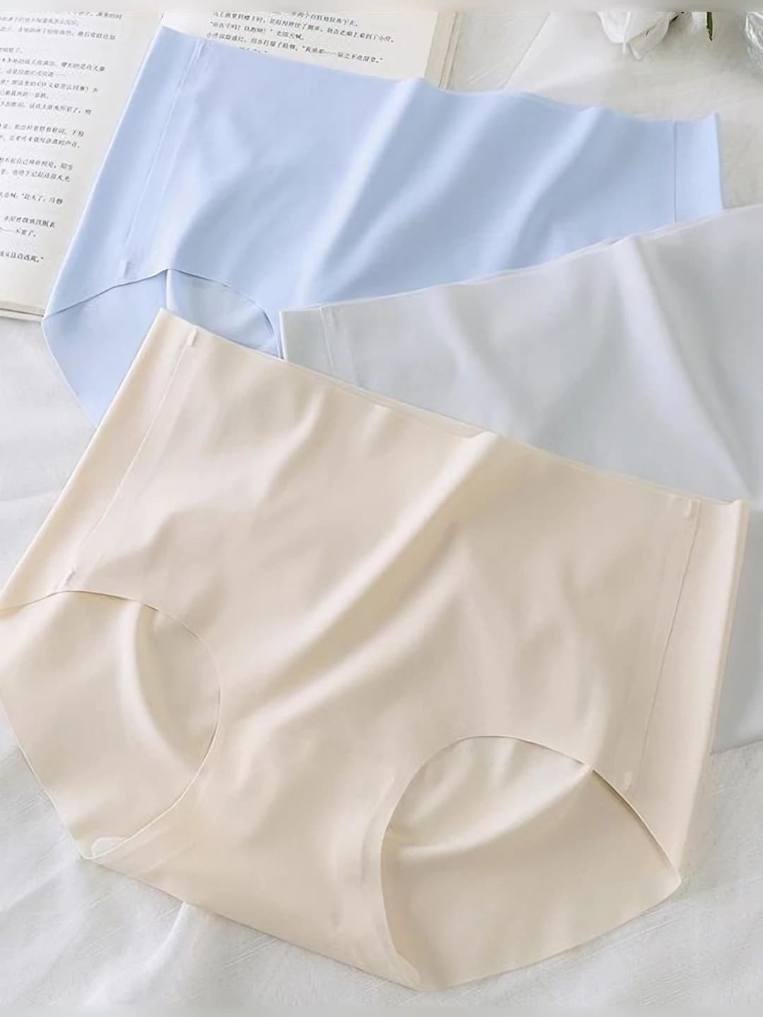 Women's seamless briefs, ice-silk fabric, thin, hip-lifting, pure cotton gusset, summer