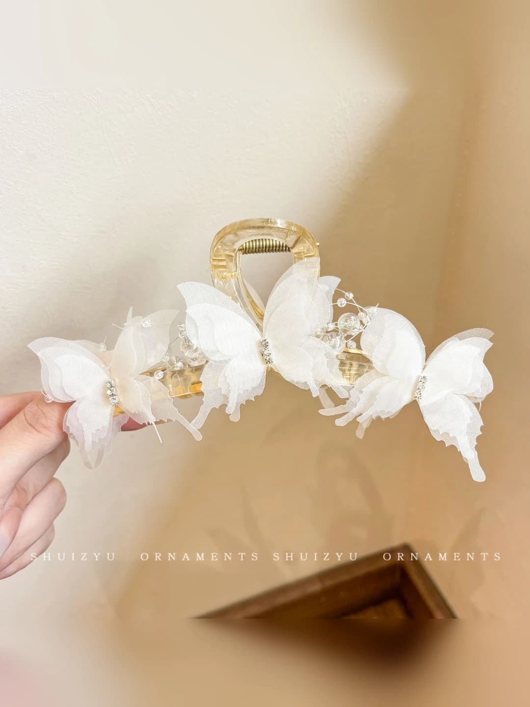 White butterfly clip 13 cm