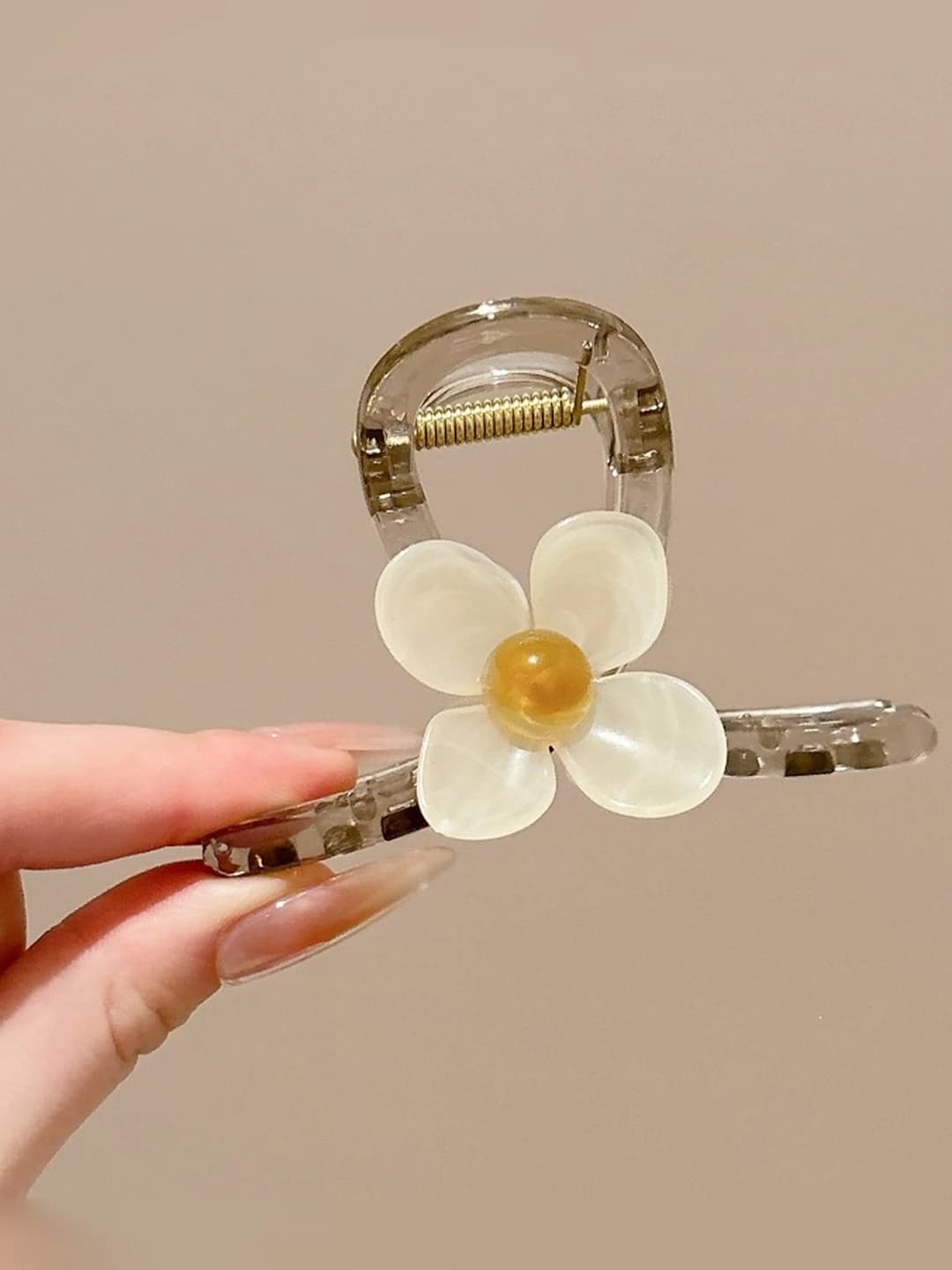 1# Beige 4-petal flower clip 8 cm