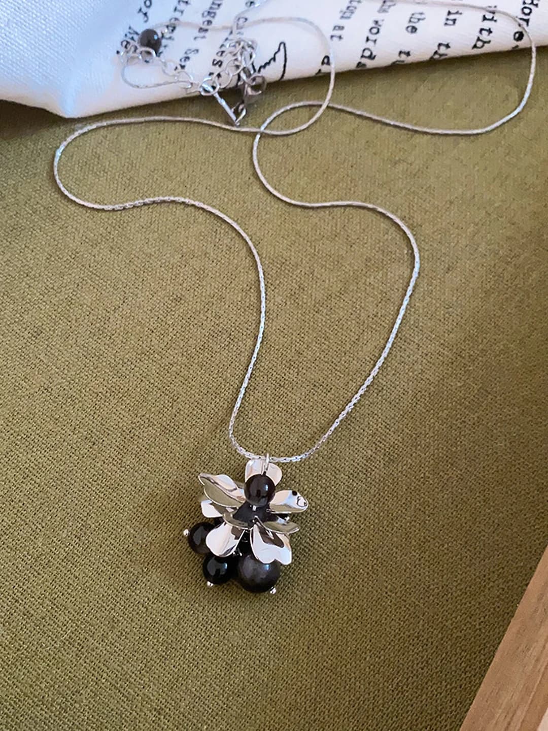 Necklace - Silver - Black