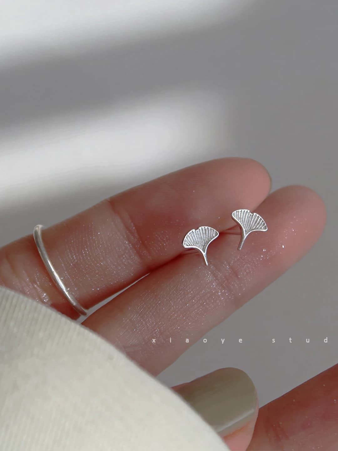 41# Small stud - Maple leaf