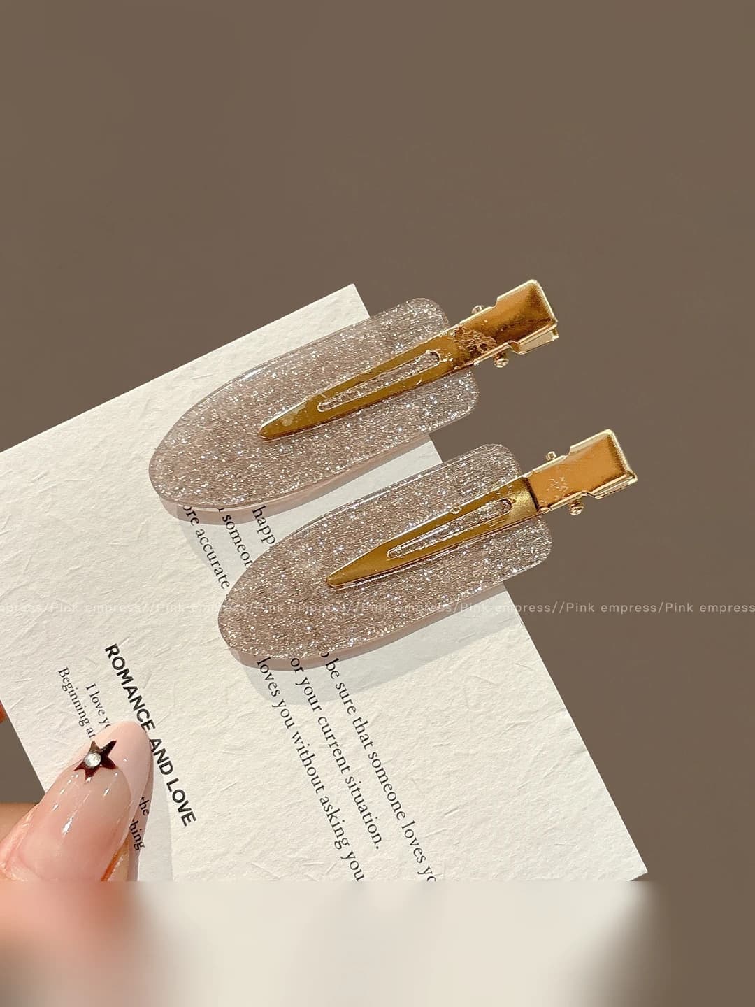 Champagne invisible clip, 1 pair, ~4.5 cm