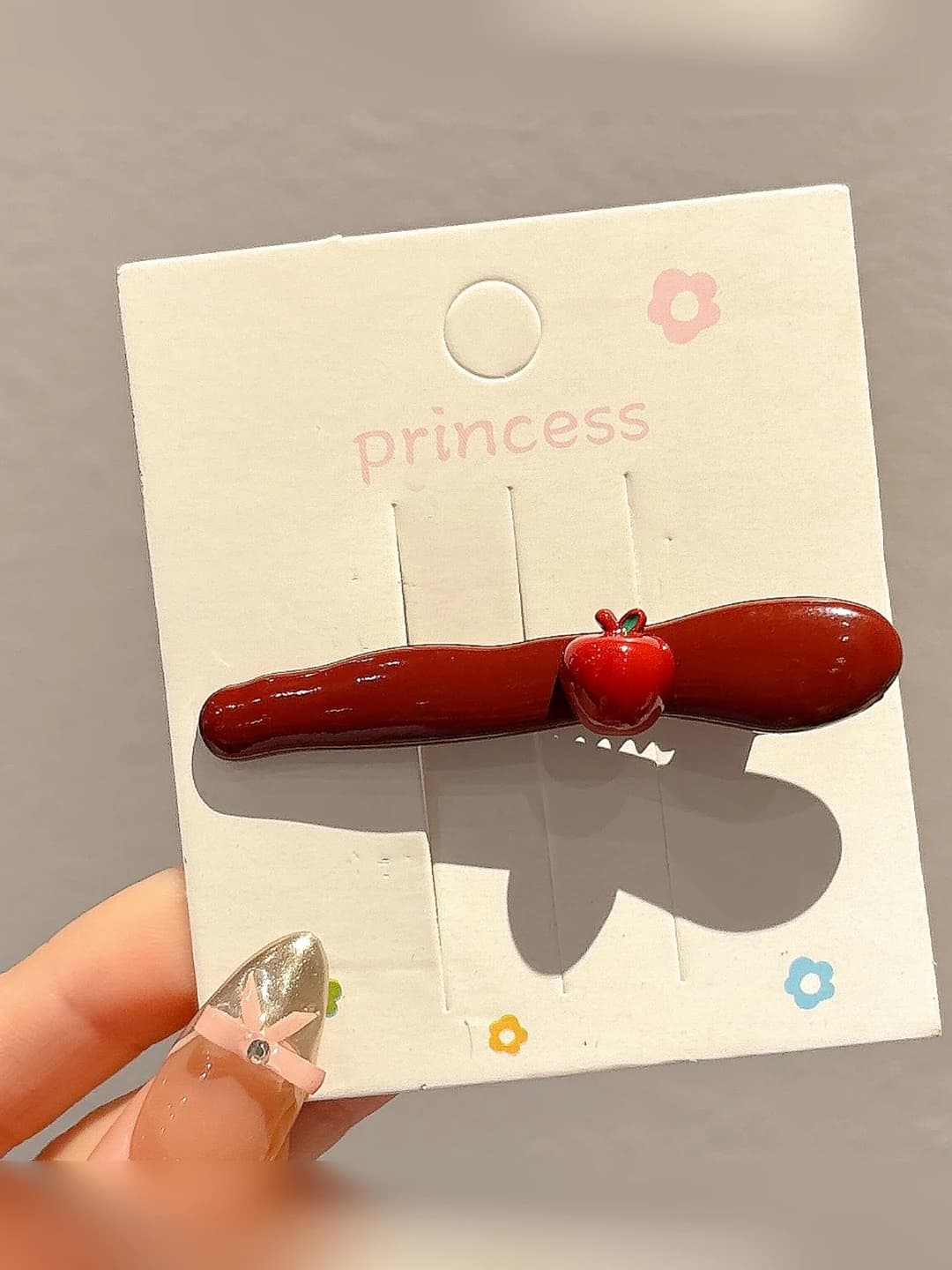 Apple-shaped clip, 6 cm