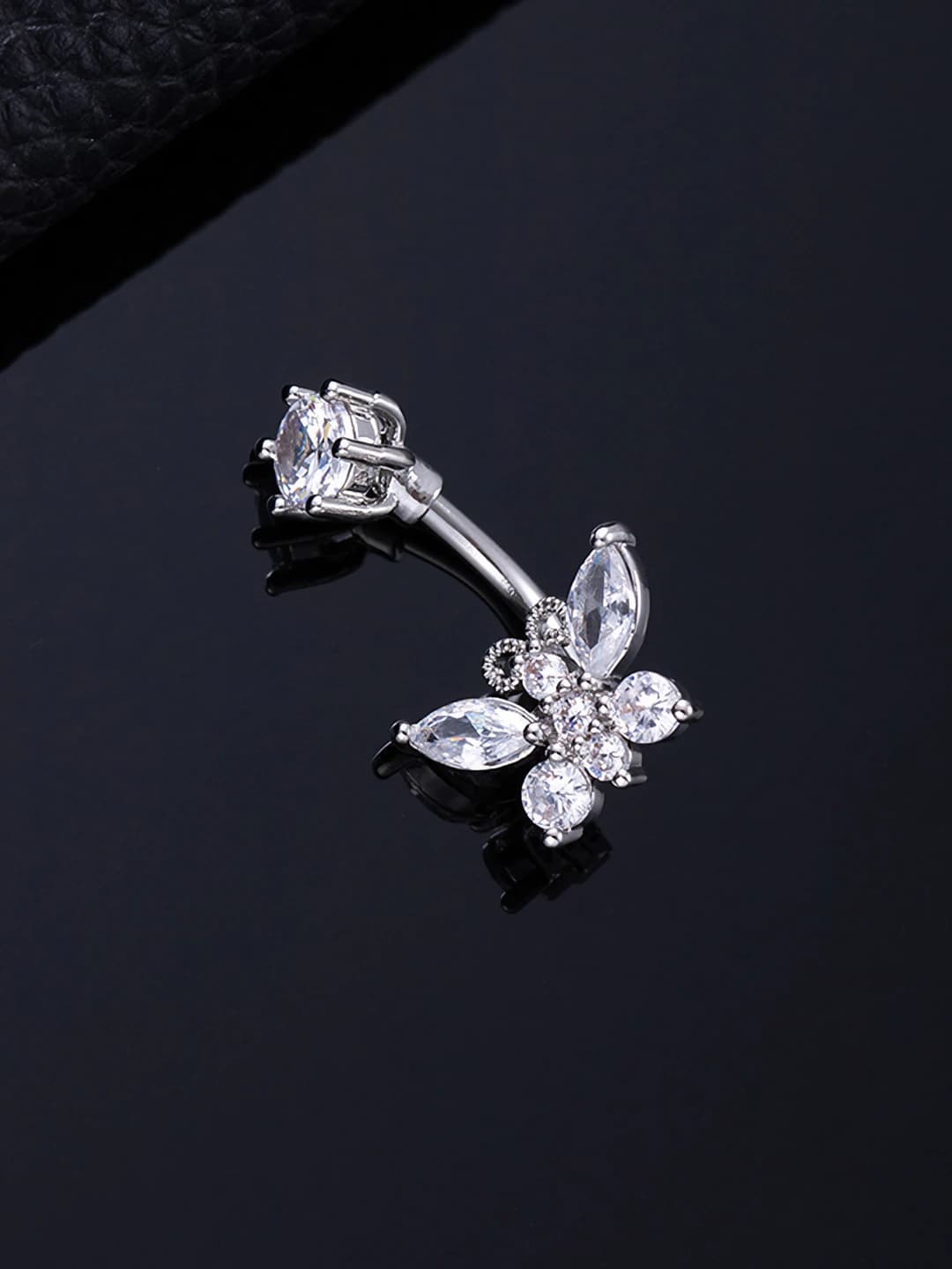 X677-37 Two-ear butterfly silver