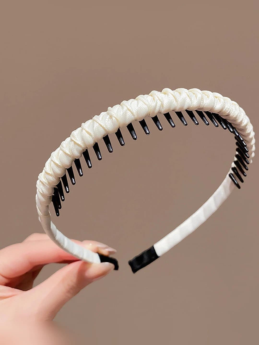 6# Braided off-white, 1 cm