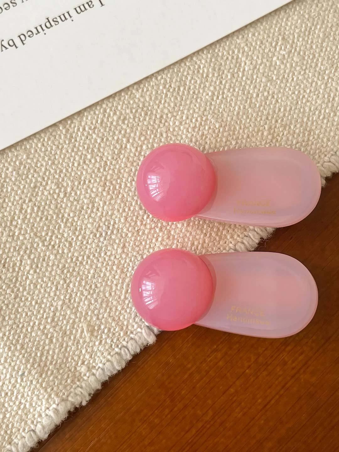 Light pink (~3.5 cm)