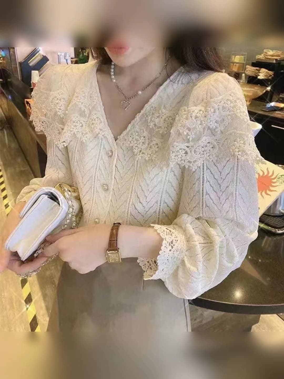 Women's retro lace blouse, early autumn 2026, long sleeve, V-neck, slim fit, solid colour, embroidered