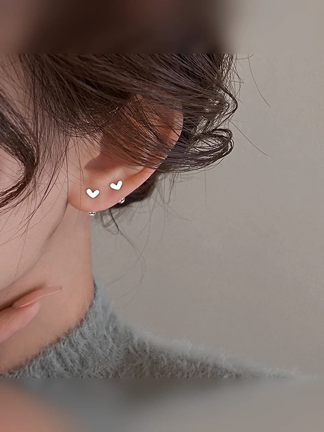 51# Small stud - Silver solid heart