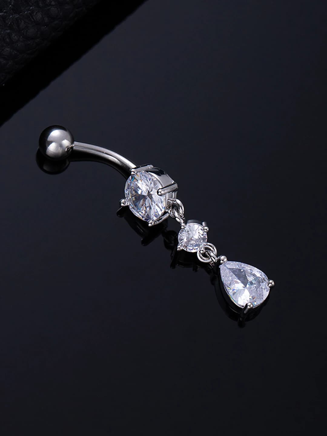 Round zircon, silver