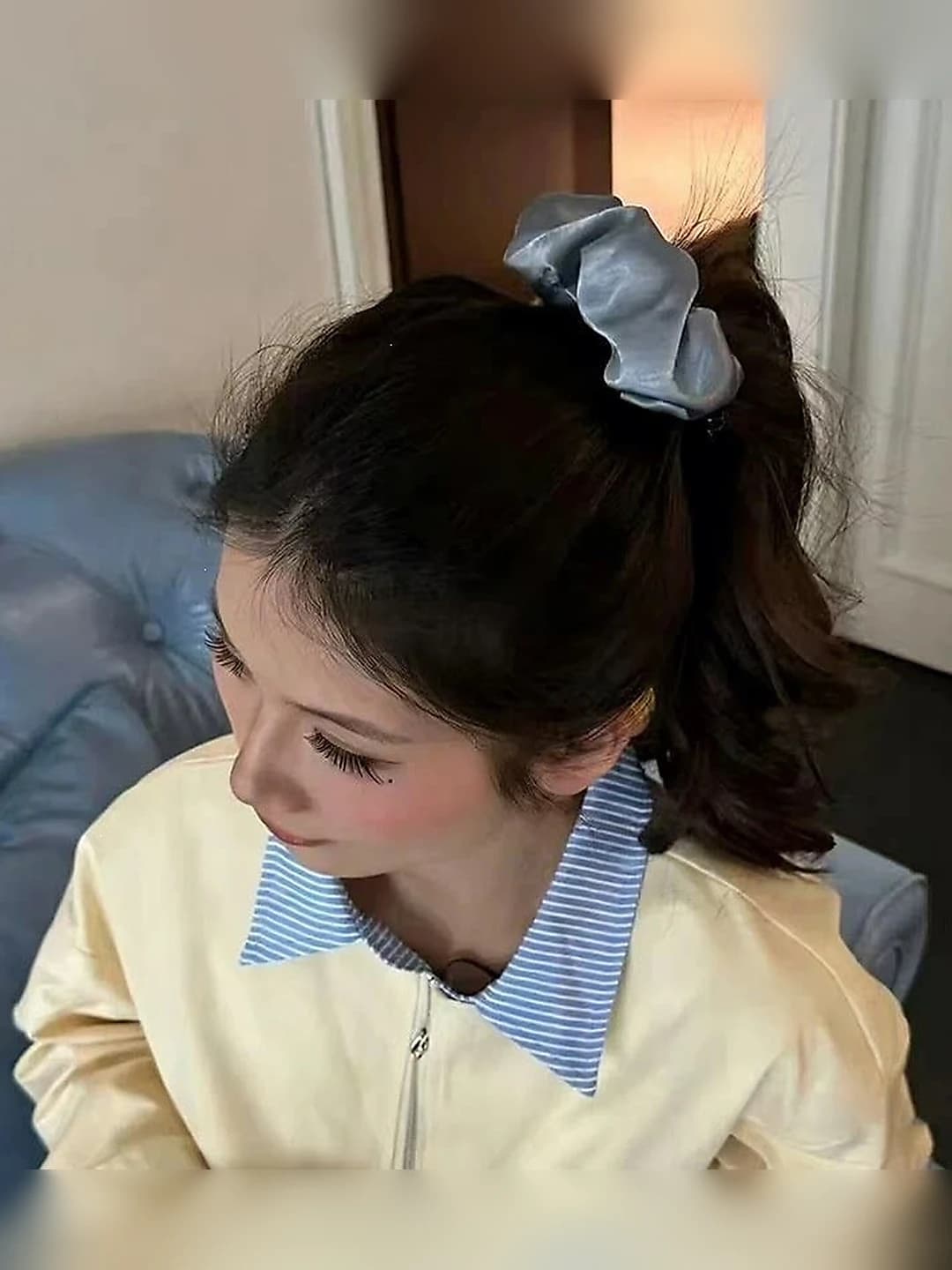 Blue, pleated, ~10 cm