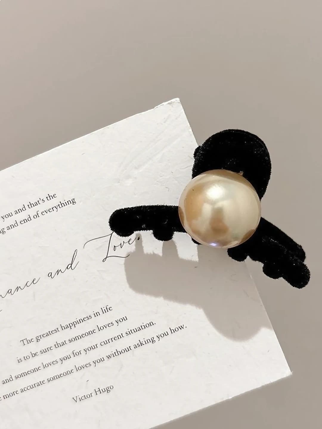 2# Champagne pearl velvet claw clip 4 cm