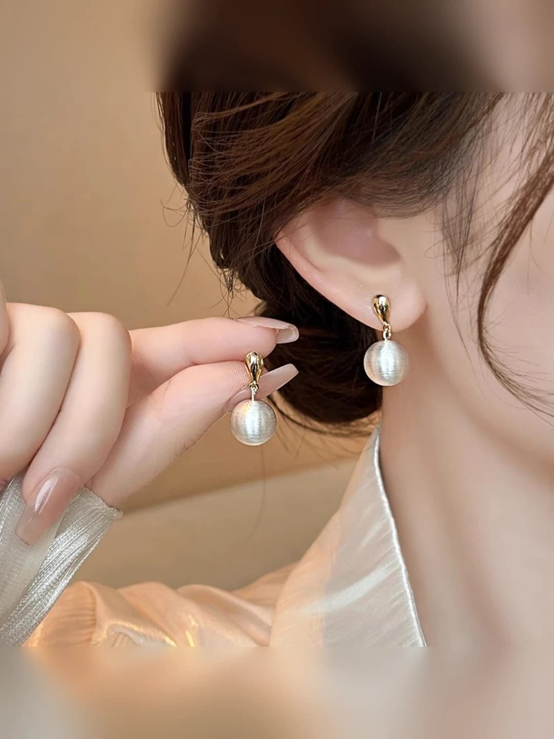 Pearl stud