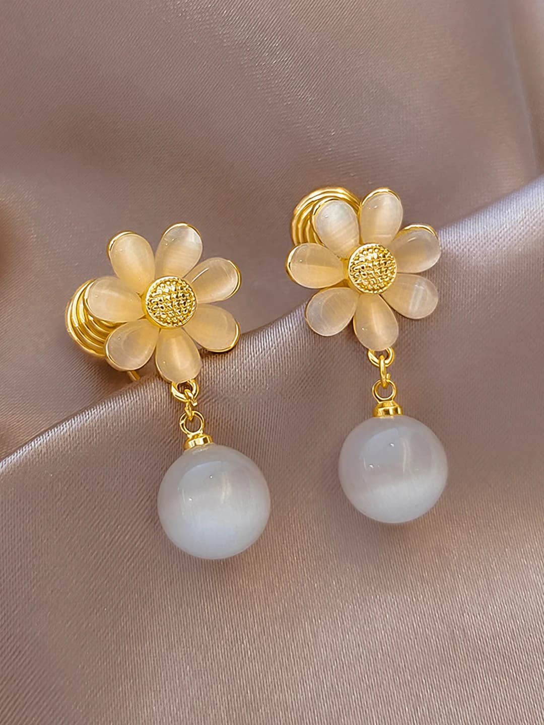 Spiral ear clips