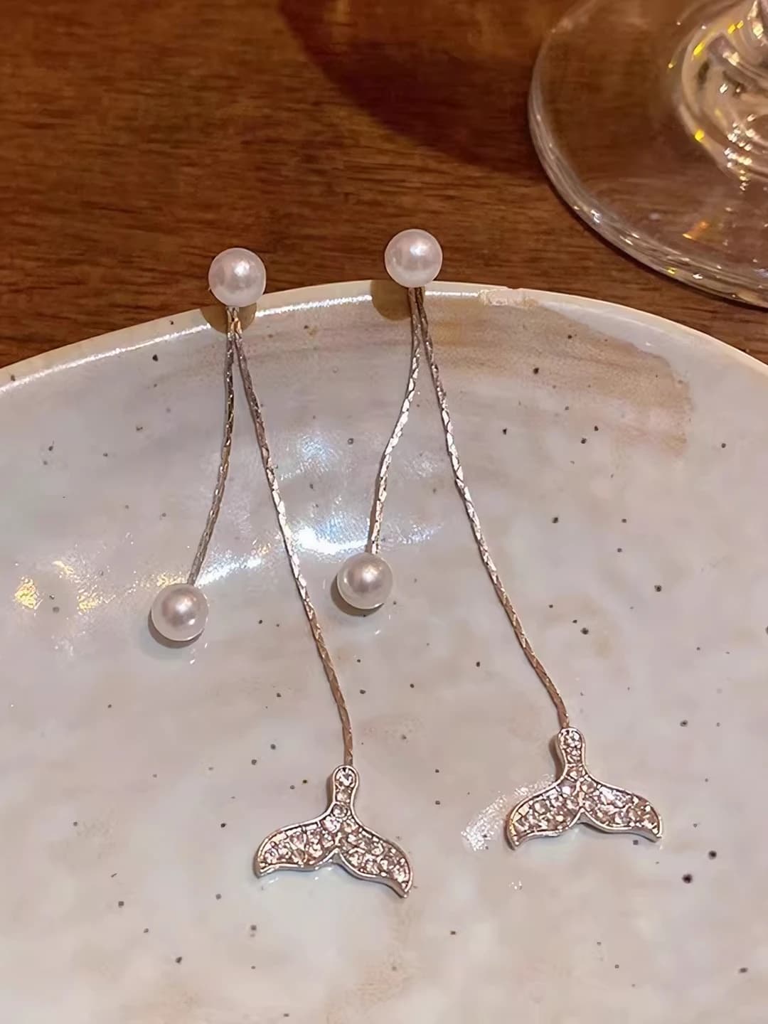 9# Imitation pearl fishtail earring