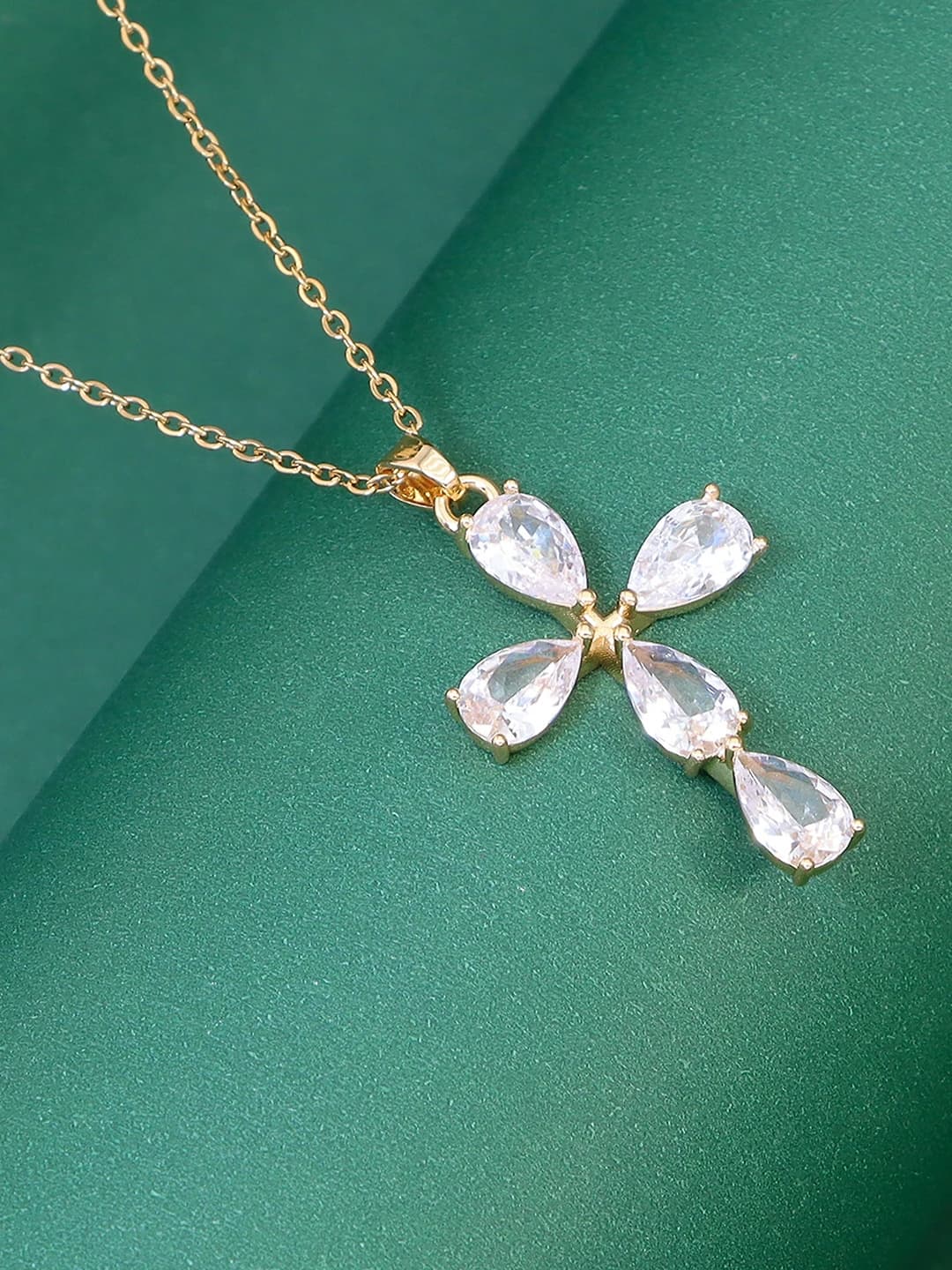 Women's cross pendant necklace made of copper and zircon with 18K gold plating