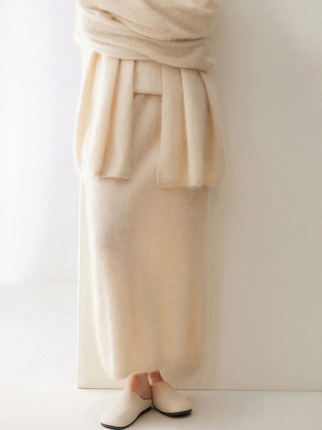 Women's 100% cashmere midi narrow skirt, long pile, fitted, elegant commuter style, minimalist