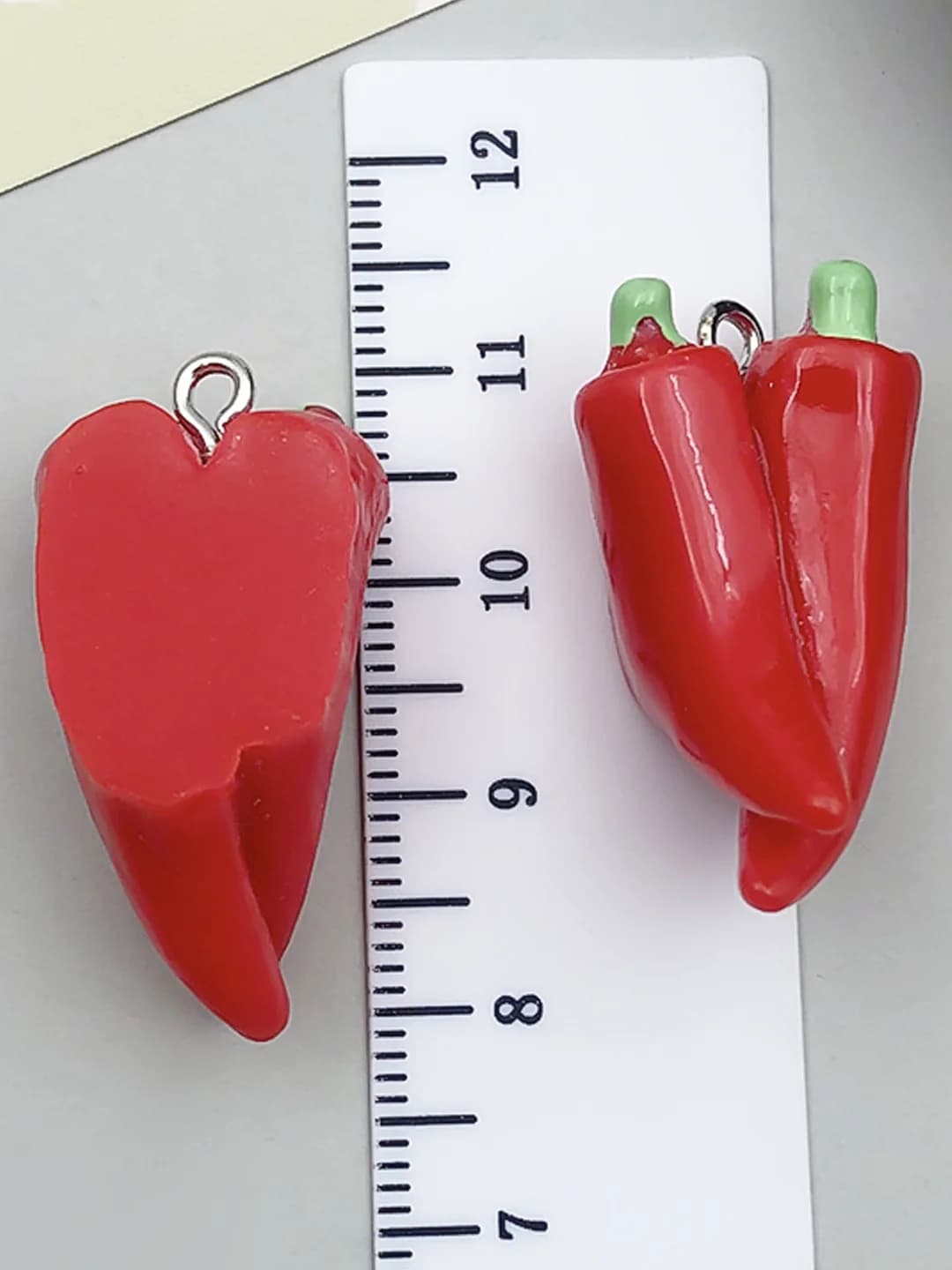 Red resin double chili 18x16x30mm