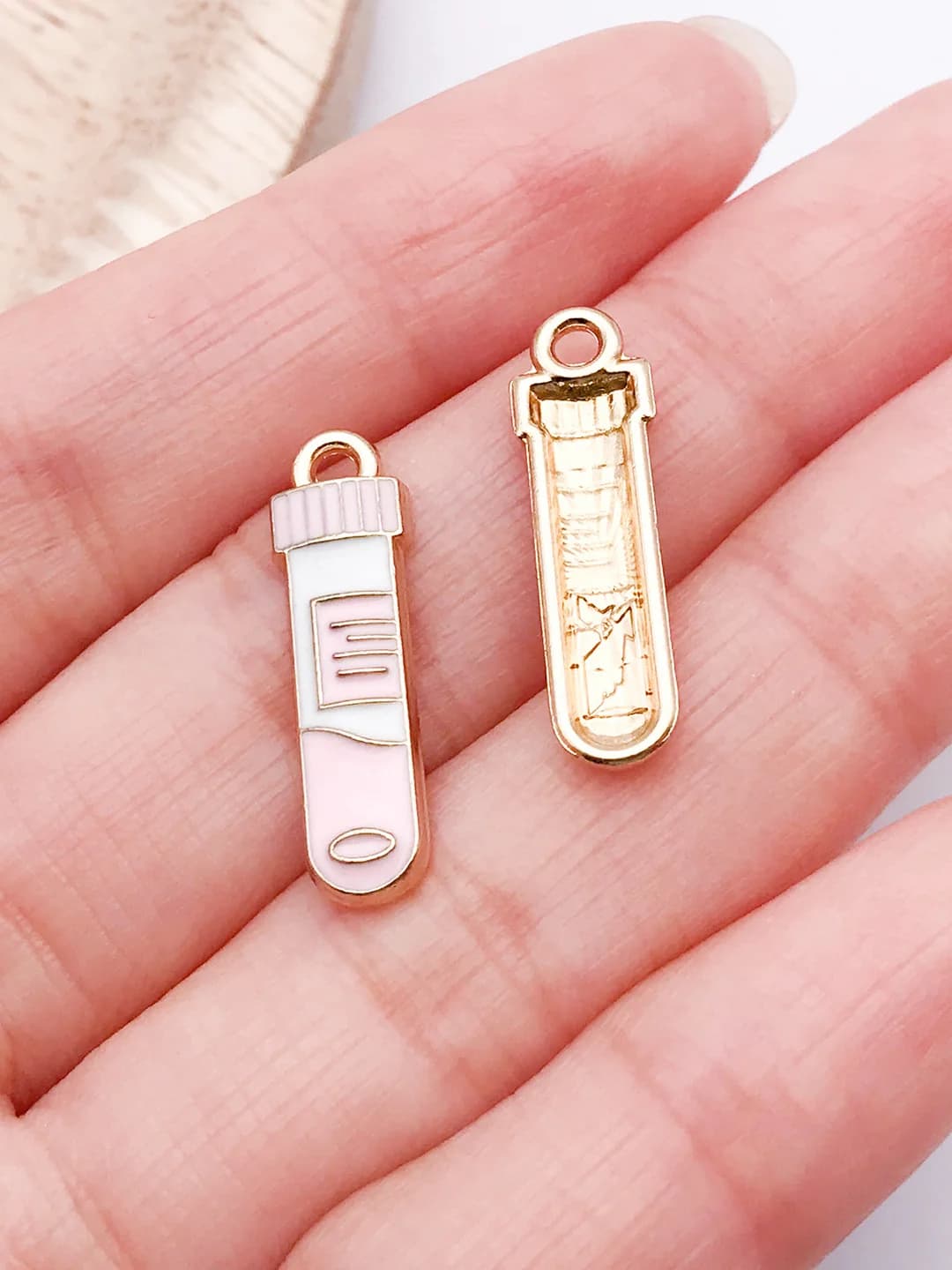 Pink test tube 23x7mm