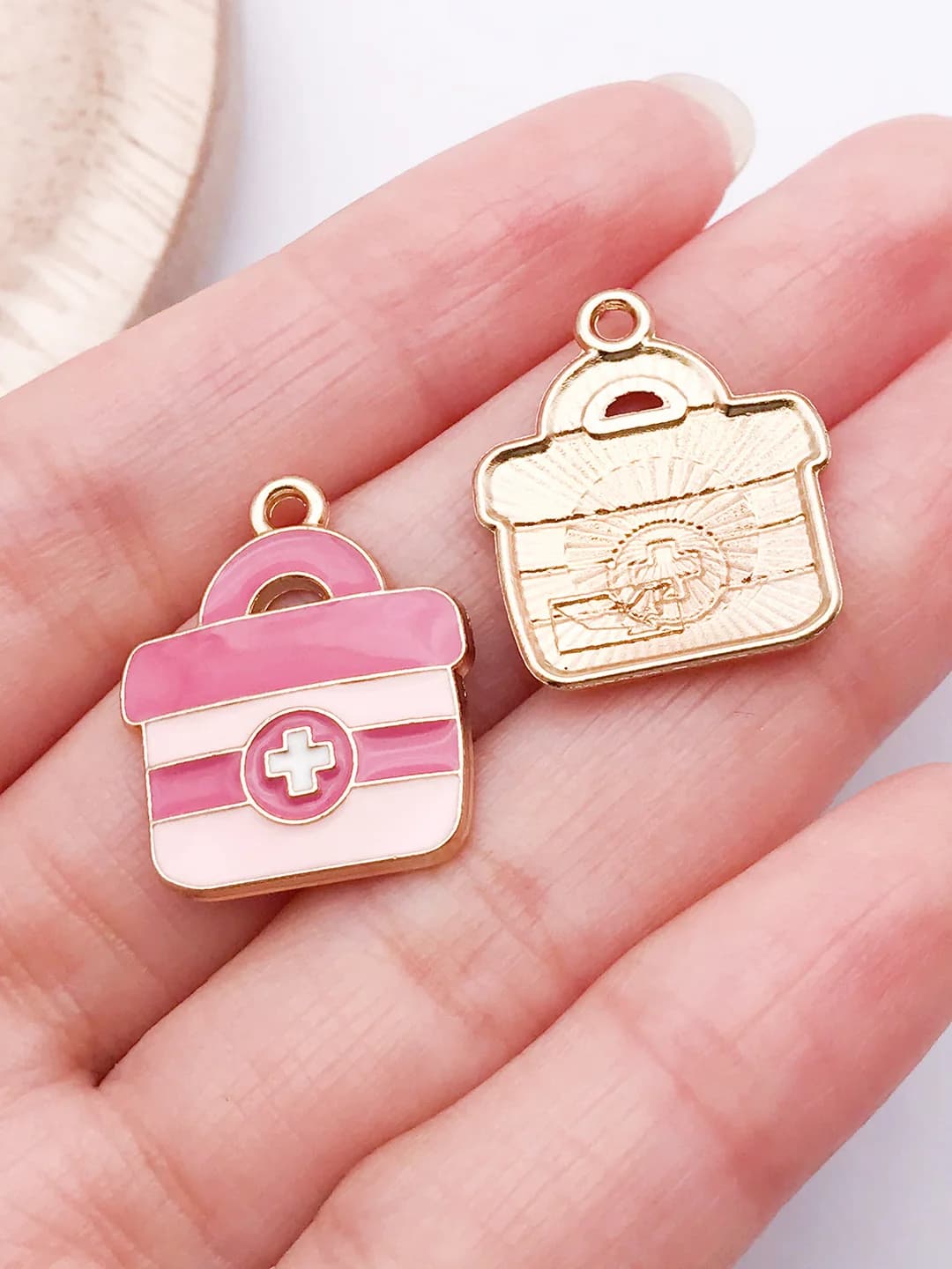 Pink medical box 22x18mm