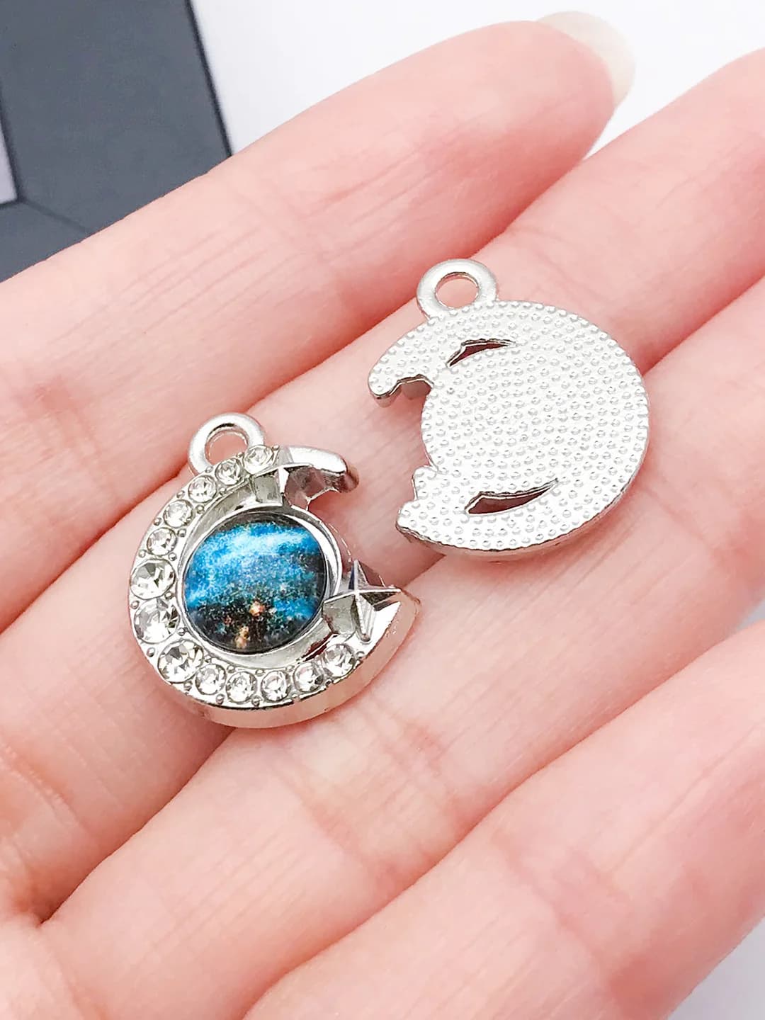White K, blue rhinestone glass moon 20x15x4.5mm